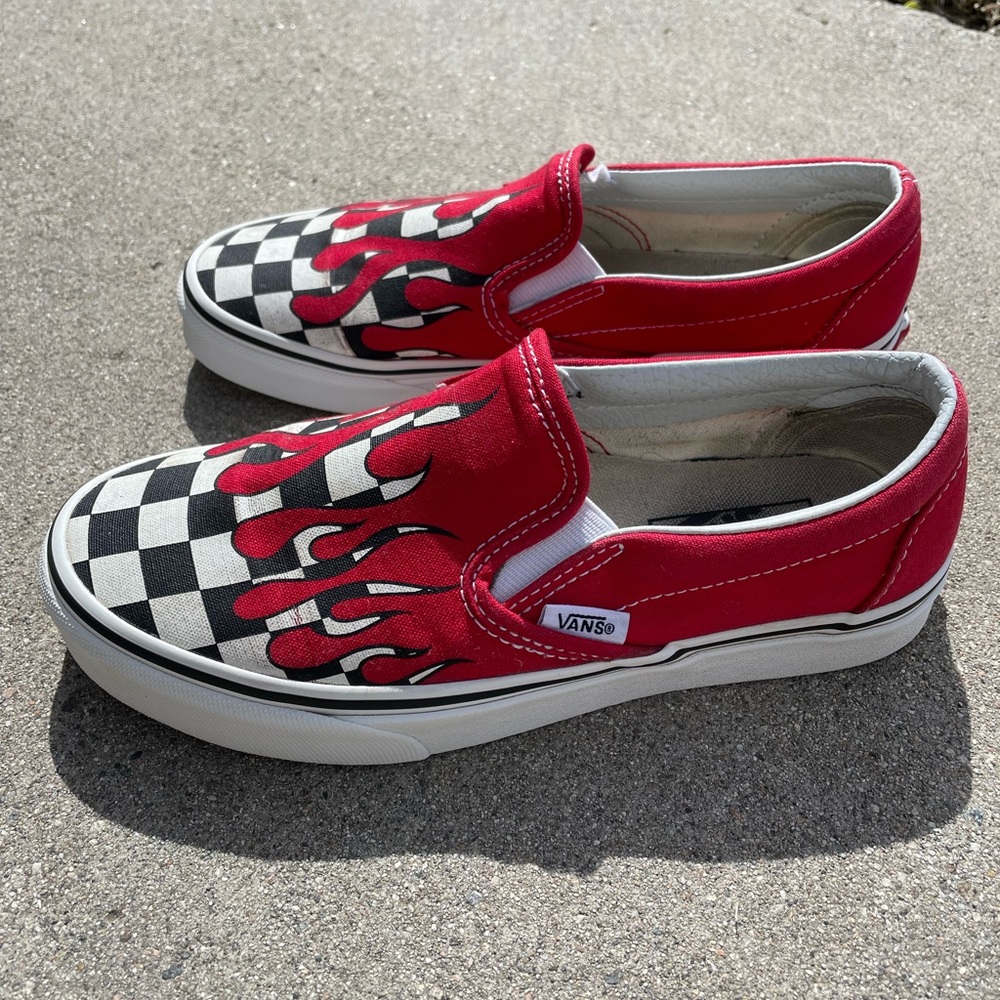 Van’s red slip on w/ checkerboard flames